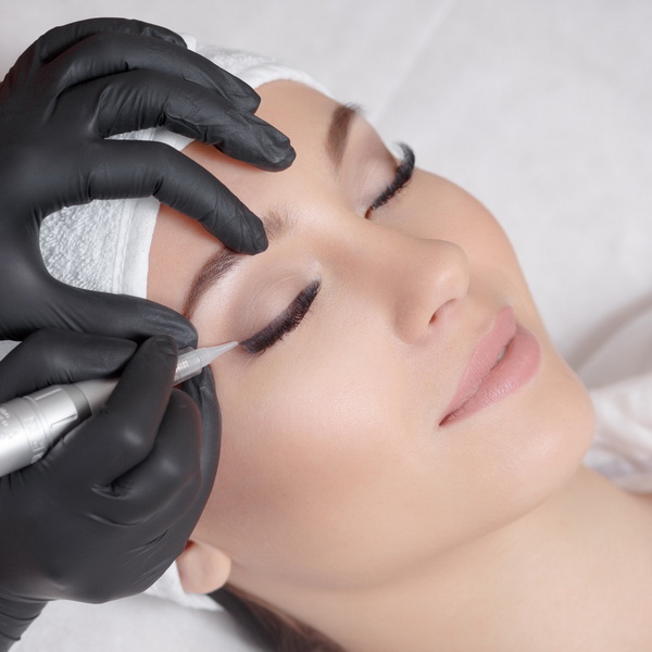 Перманентный макияж век