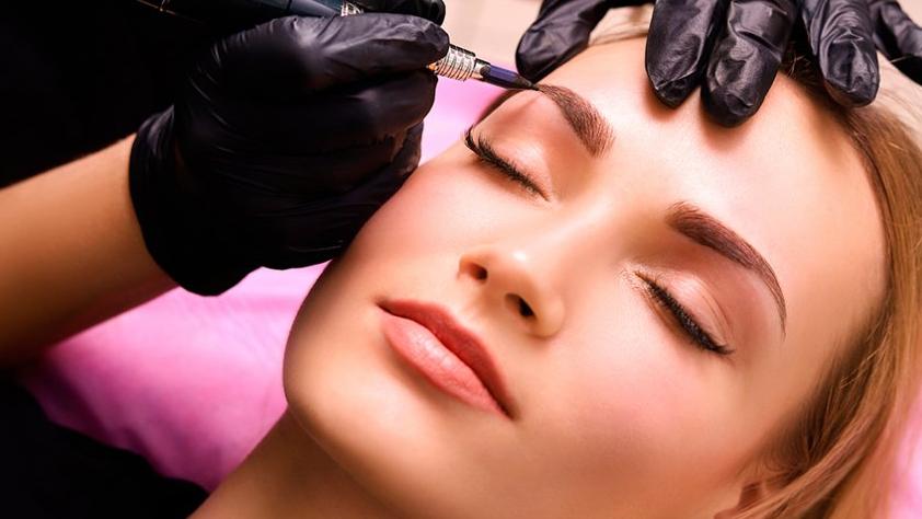 Перманентный макияж бровей